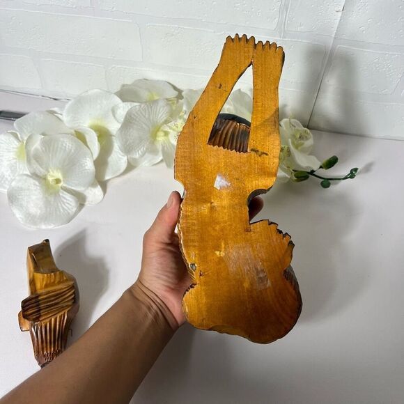 Hand carved wooden Dog bobble head - Picture 10 of 12